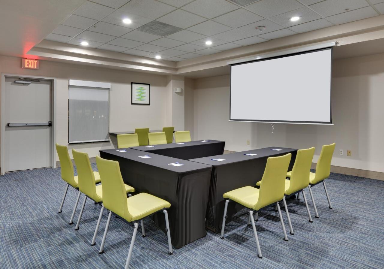 Express & - Austin - By Ihg Hotel 3*