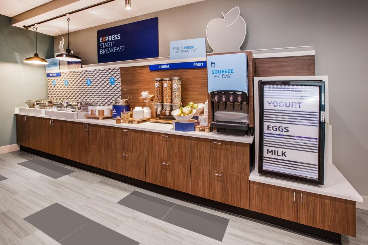 Express & - Austin - By Ihg